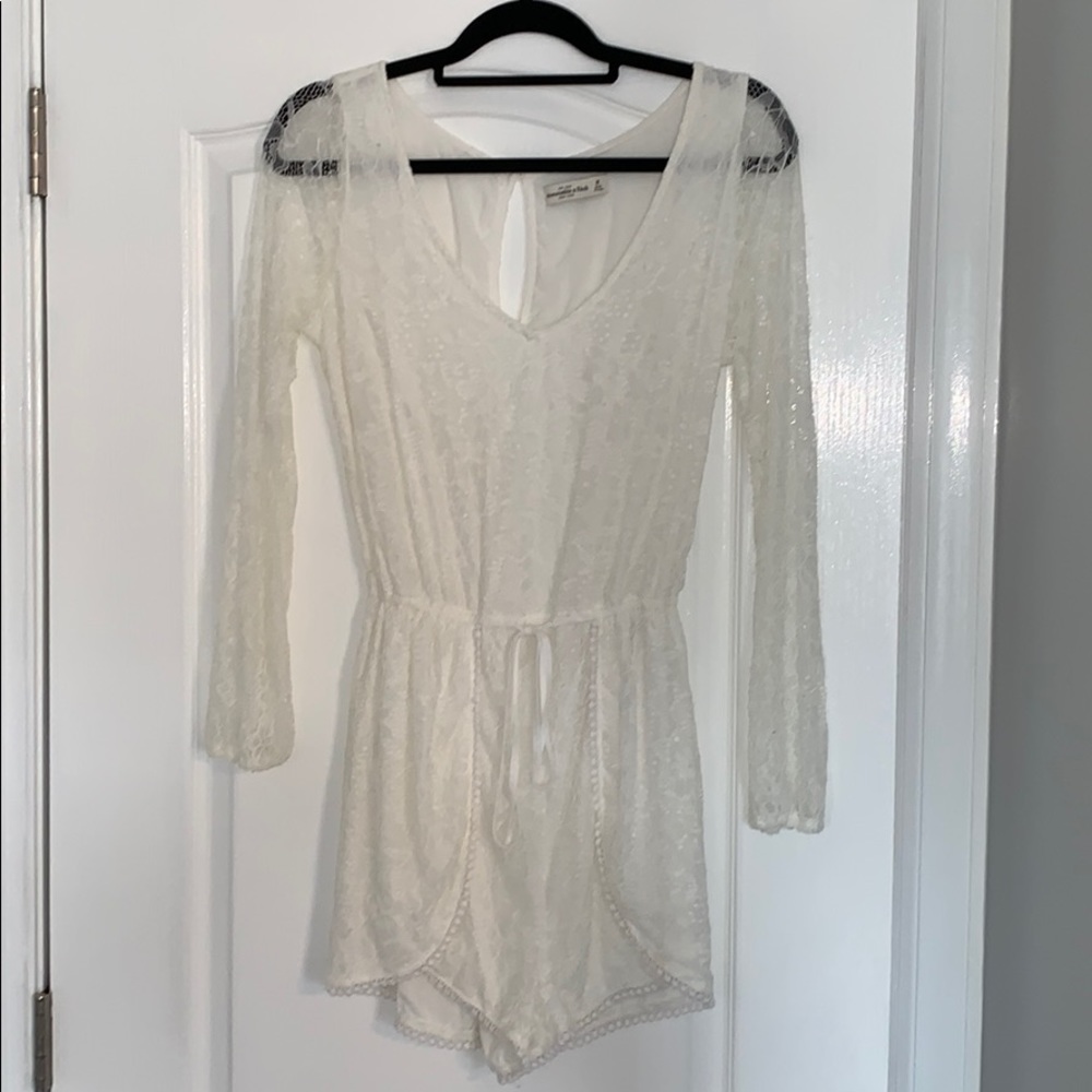 Abercrombie & Fitch White lace romper